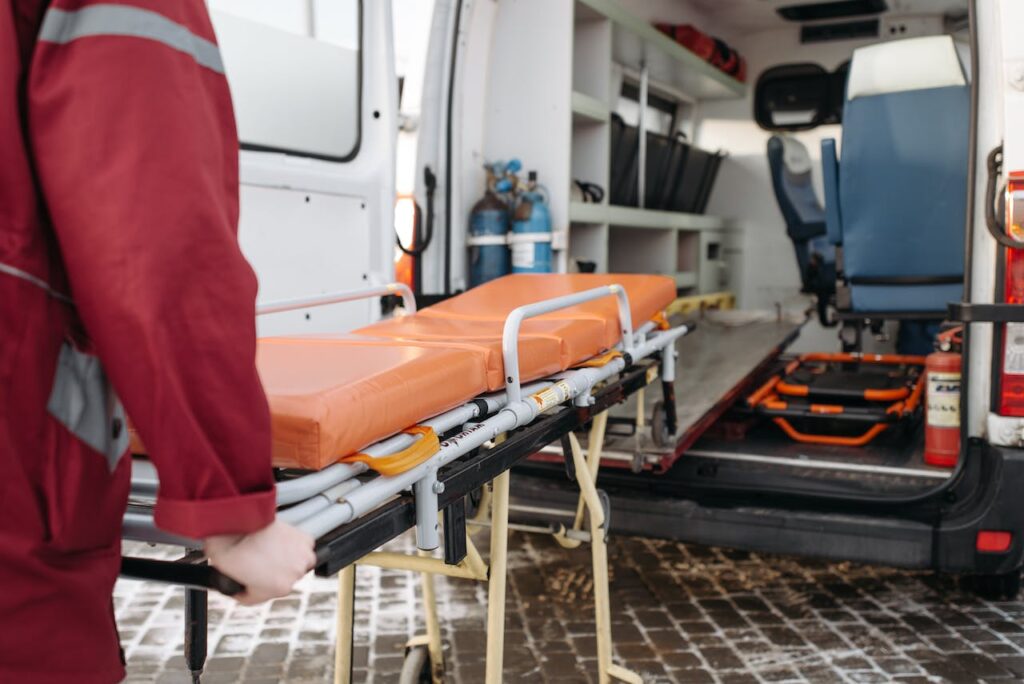 Krankenwagen Liege Verdienst als Notfallsanitäter Lohnt sich der Beruf finanziell